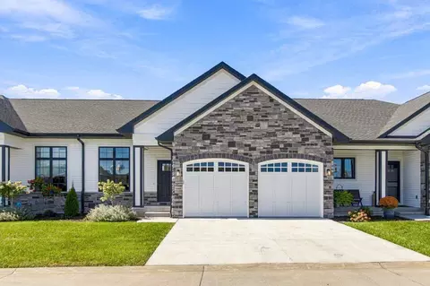 2882 Crimson Ln #C, Coralville, IA 52241