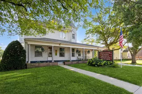 306 W State St, Williamsburg, IA 52361