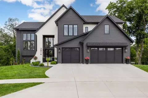 2816 Buckle Down Cir, Iowa City, IA 52245