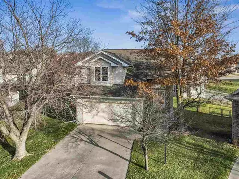 580 Avalon Pl, Coralville, IA 52241