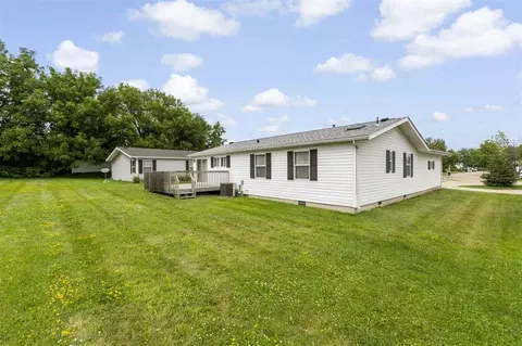 216 Paddock Cr, Iowa City, IA 52240