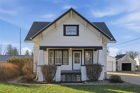 71 NE Central Ave, Swisher, IA 52338