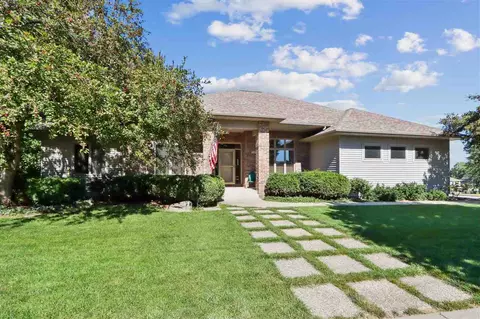 1201 Wild Pr, Iowa City, IA 52246