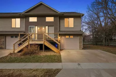 100 N Copeland Ln, North Liberty, IA 52317