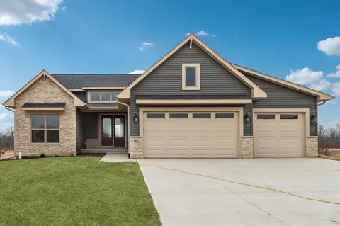 1103 High Ridge Trl, Solon, IA 52333