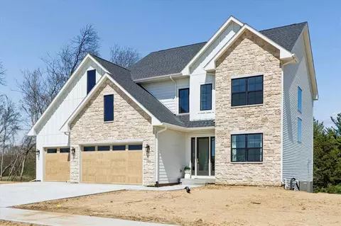 1204 Timber Trl, Solon, IA 52333