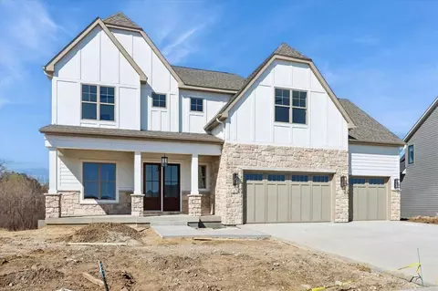 411 Macbride Trl, Solon, IA 52333