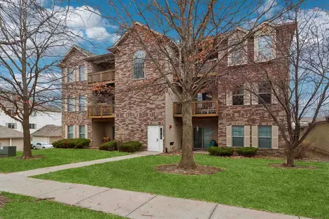 2853 Coral Ct, Coralville, IA 52241