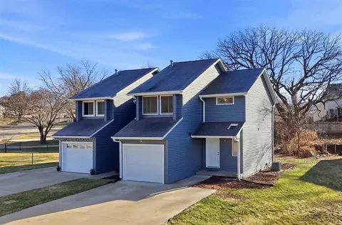 2017 S Ridge Dr, Coralville, IA 52241