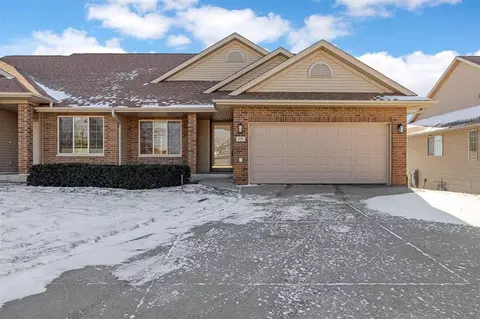 175 E Tartan Dr, North Liberty, IA 52317