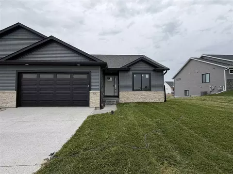 125 Kinsey St, North Liberty, IA 52317