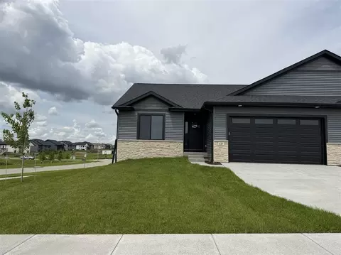 127 Kinsey St, North Liberty, IA 52317