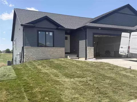 127 Kinsey St, North Liberty, IA 52317