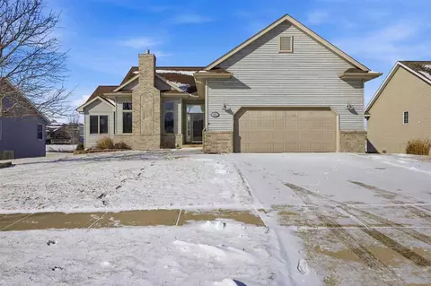 220 Scott Dr, West Branch, IA 52358