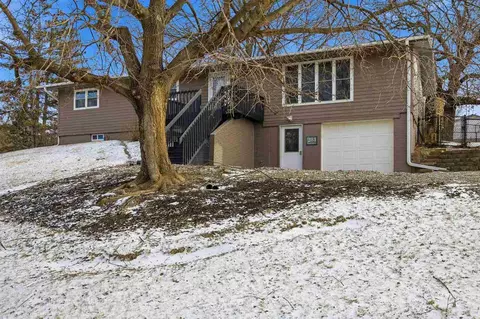 281 Washington St N, Riverside, IA 52327