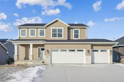 2406 Royal Oak Ridge Rd, Marion, IA 52302