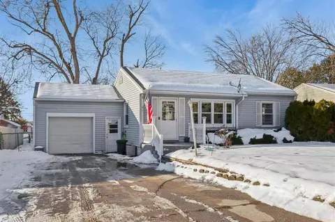 606 10th Ave, Coralville, IA 52241