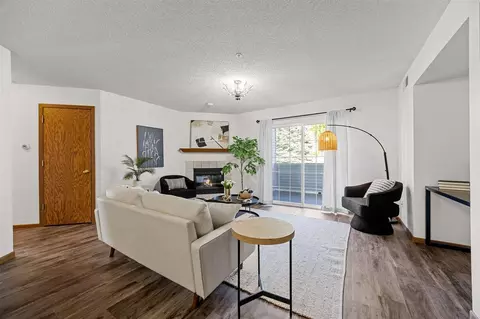 2444 Rushmore Dr, Iowa City, IA 52246