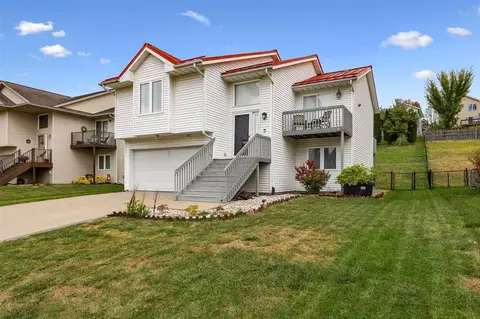 1731 Parkway Dr, Coralville, IA 52241