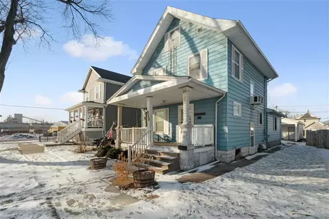 922 7th St SW, Cedar Rapids, IA 52404