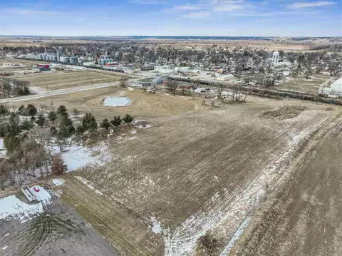 2219 Highway 6 Trl, Marengo, IA 52301