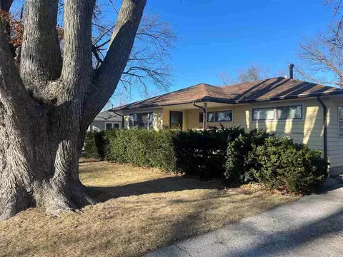 1414 Plum St, Iowa City, IA 52240
