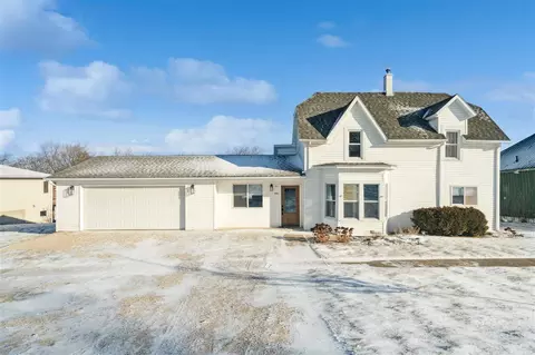 204 E 2nd St, Mechanicsville, IA 52306