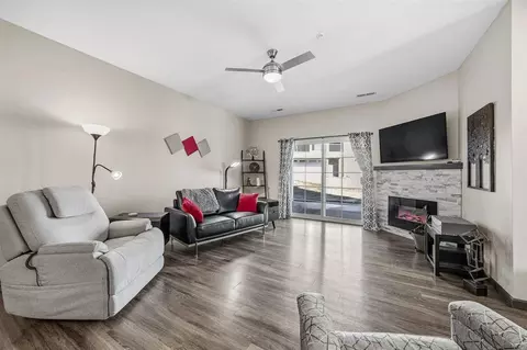 2869 Spring Rose Cir, Coralville, IA 52241