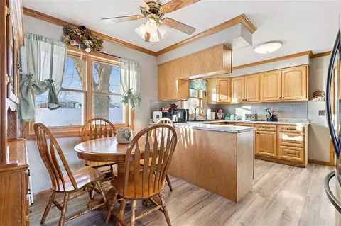 1104 E 2nd St, Vinton, IA 52349 photo 7
