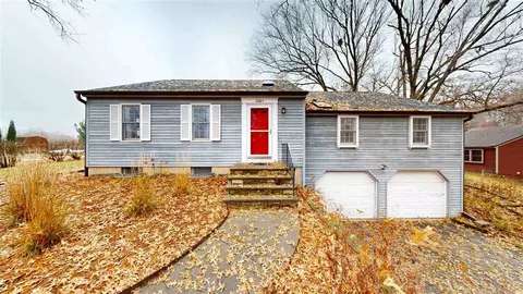 2004 Rochester Ct, Iowa City, IA 52245