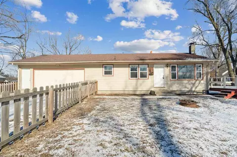105 4th St SW, Swisher, IA 52338