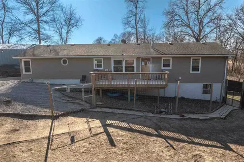 1045 Vine Ave, Riverside, IA 52327