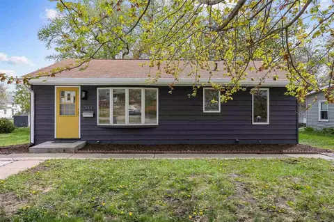 944 Miller Ave, Iowa City, IA 52246
