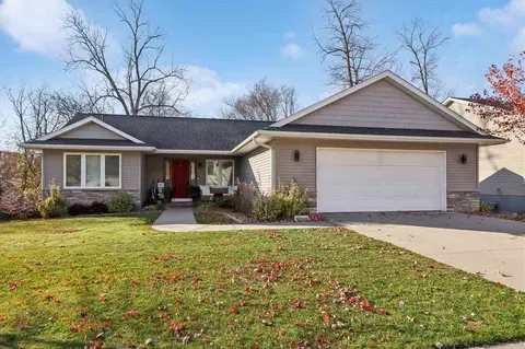 2001 Mackinaw Dr, Iowa City, IA 52245