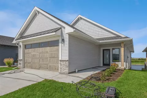 791 Clover Hill Dr, North Liberty, IA 52317