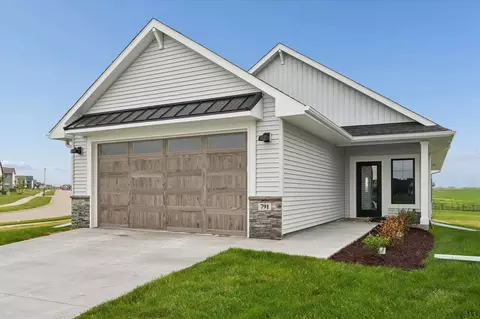 791 Clover Hill Dr, North Liberty, IA 52317