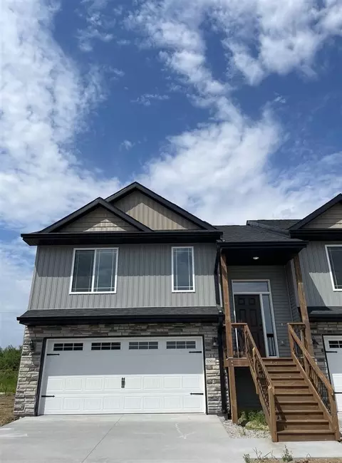3165 Lampe Ln, Coralville, IA 52241