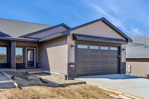 1100 Switchgrass Ln, Ely, IA 52227