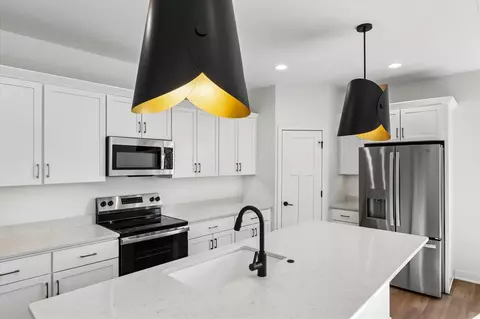 Kitchen - 1110 Switchgrass Ln, Ely, IA 52227 photo 4 of 4