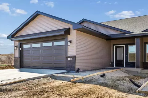 1110 Switchgrass Ln, Ely, IA 52227