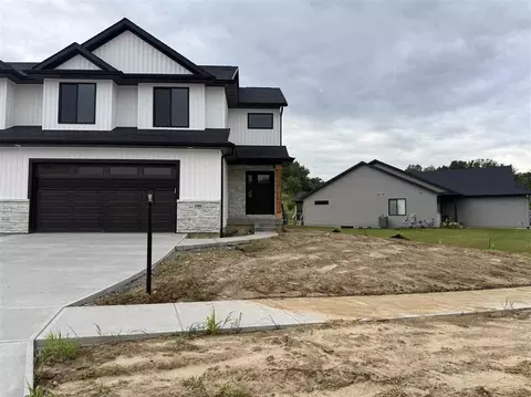 1401 Legend Dr, Tiffin, IA 52340