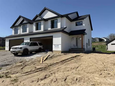 1401 Legend Dr, Tiffin, IA 52340