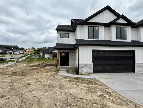 1403 Legend Dr, Tiffin, IA 52340