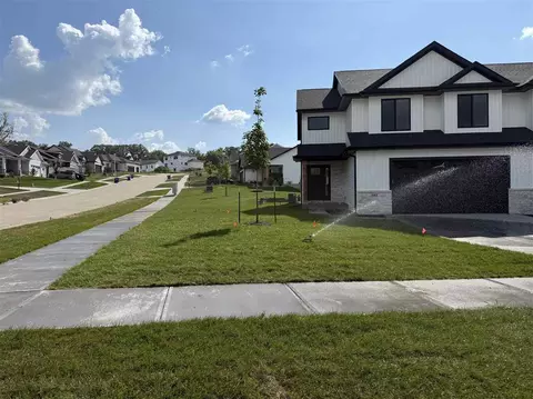 1403 Legend Dr, Tiffin, IA 52340