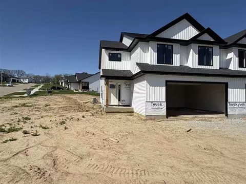 1403 Legend Dr, Tiffin, IA 52340