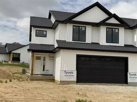 1403 Legend Dr, Tiffin, IA 52340