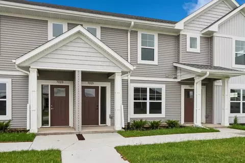 7025 Harlan Eddy Dr SW, Cedar Rapids, IA 52404