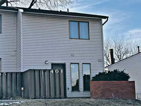 401 Samoa Dr, Iowa City, IA 52246