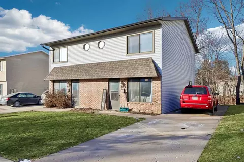 838-840 Page St, Iowa City, IA 52240