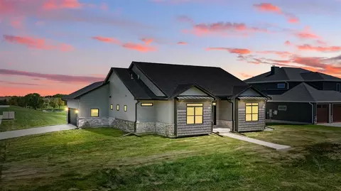 1 Ember Ln, West Branch, IA 52358